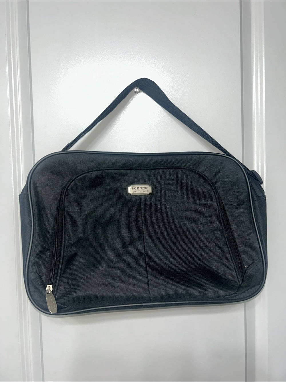 Sonoma Black travel shoulder bag
